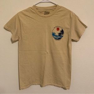 Blue 84 brand yellow Hawaii vintage style t-shirt